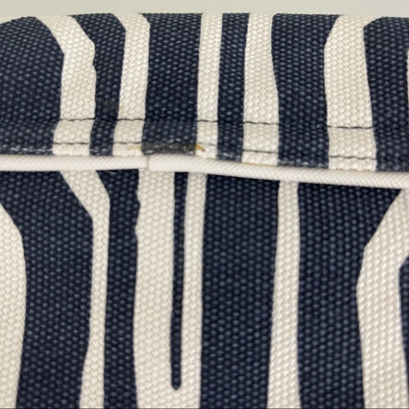 ANN TAYLOR Navy Blue White Striped Fabric Clutch Wallet NEW - Picture 11 of 11